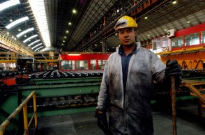 Operatore al reparto finiture.